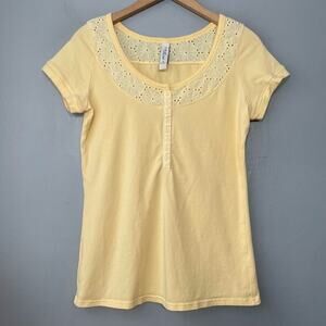 Y2K Butter Yellow Baby Tee Shirt Size Medium Soft Knit Dainty Eyelet Henley 2000